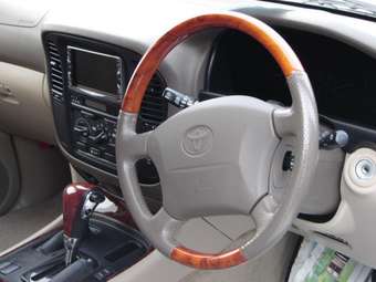 2002 Toyota Land Cruiser Images