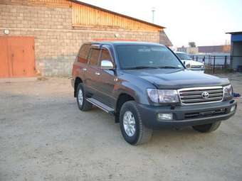 2002 Toyota Land Cruiser Pictures