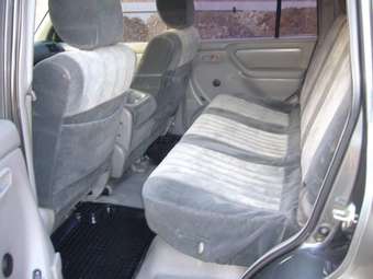 2002 Toyota Land Cruiser Pictures