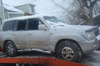 2002 Toyota Land Cruiser Photos