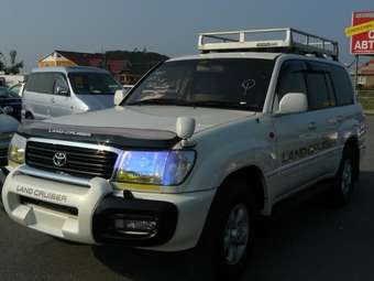 2002 Toyota Land Cruiser Images