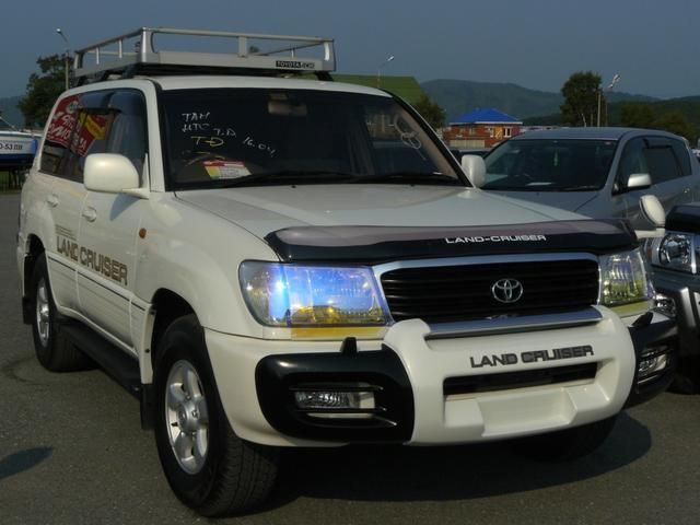 2002 Toyota LAND Cruiser specs: mpg, towing capacity, size, photos