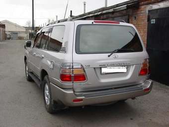 2002 Toyota Land Cruiser Photos