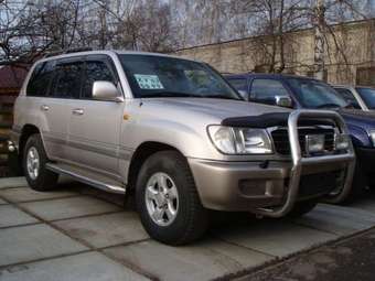 2002 Toyota Land Cruiser Pictures