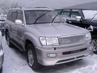 2002 Toyota Land Cruiser Photos