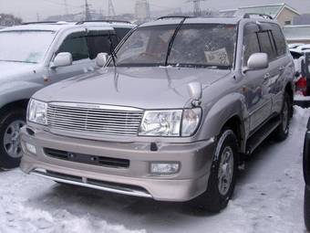 2002 Toyota Land Cruiser Photos