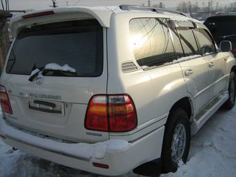 2002 Toyota Land Cruiser Photos