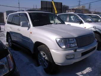 2002 Toyota Land Cruiser Pictures