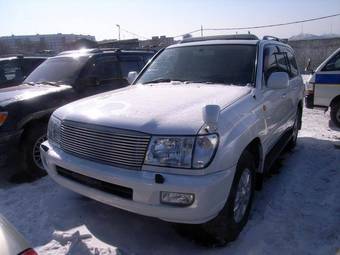 2002 Toyota Land Cruiser Photos
