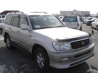 2002 Toyota Land Cruiser Photos