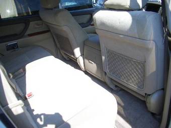 2002 Toyota Land Cruiser Photos