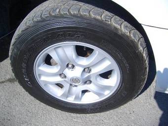 2002 Toyota Land Cruiser Images