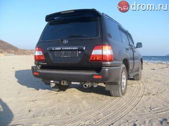 2002 Toyota Land Cruiser Pictures