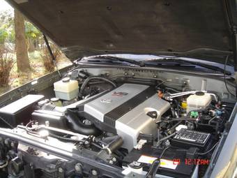 2002 Toyota Land Cruiser Photos