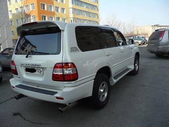 2002 Toyota Land Cruiser Photos