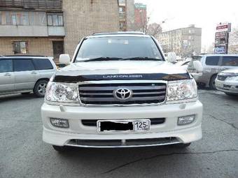 2002 Toyota Land Cruiser Photos