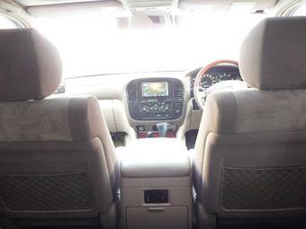 2002 Toyota Land Cruiser Images