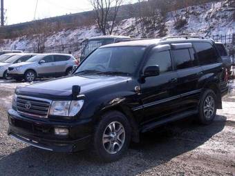 2002 Toyota Land Cruiser Pics