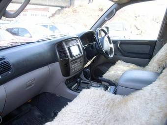 2002 Toyota Land Cruiser Photos