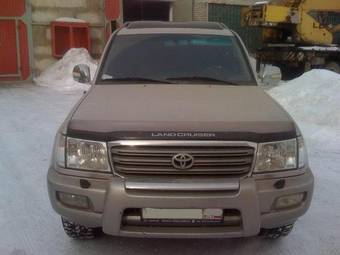 2002 Toyota Land Cruiser Pictures