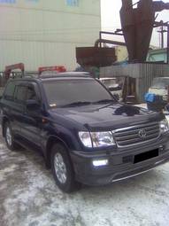 2002 Toyota Land Cruiser Photos