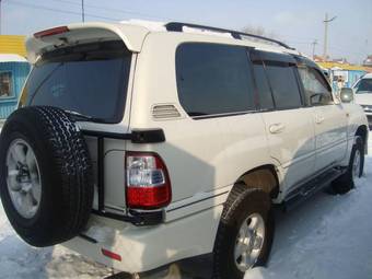 2002 Toyota Land Cruiser Pics
