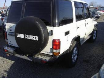 2002 Toyota Land Cruiser Photos