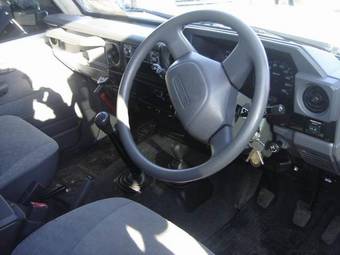 2002 Toyota Land Cruiser Pictures