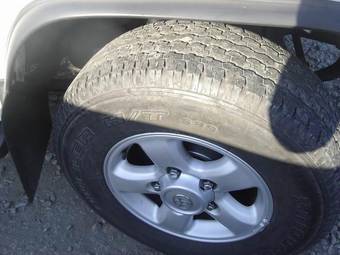 2002 Toyota Land Cruiser Photos