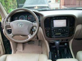 2002 Toyota Land Cruiser Photos