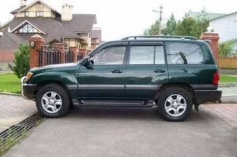 2002 Toyota Land Cruiser Pictures