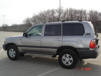 2002 Toyota Land Cruiser Pics
