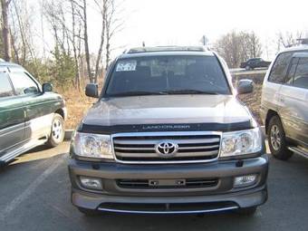 2002 Toyota Land Cruiser Photos
