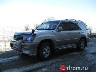 2002 Toyota Land Cruiser Photos