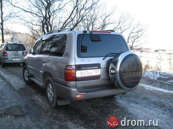 2002 Toyota Land Cruiser Photos