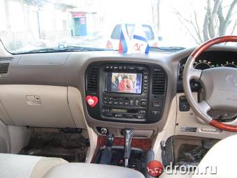 2002 Toyota Land Cruiser Photos