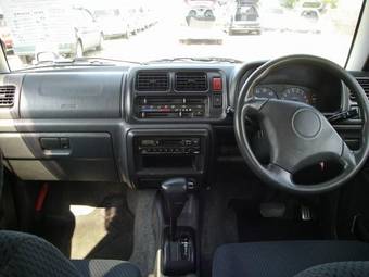 2002 Toyota Land Cruiser Photos