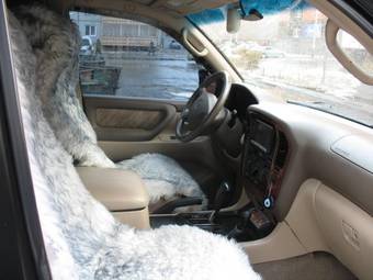 2002 Toyota Land Cruiser Pictures