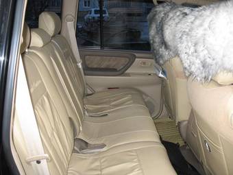 2002 Toyota Land Cruiser Pictures