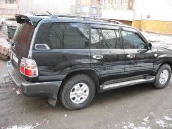 2002 Toyota Land Cruiser Photos