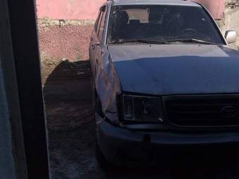 2002 Toyota Land Cruiser Photos