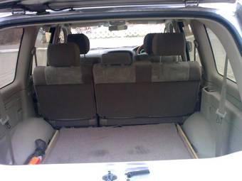 2002 Toyota Land Cruiser Photos