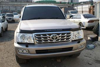 2002 Toyota Land Cruiser Pictures