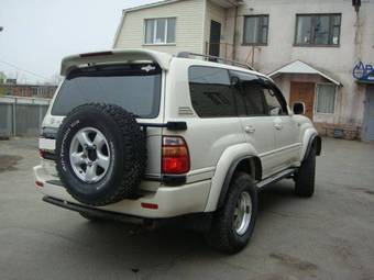 2002 Toyota Land Cruiser Images