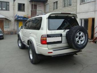 2002 Toyota Land Cruiser Pictures