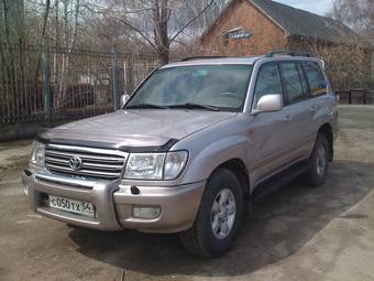 2002 Toyota Land Cruiser Photos