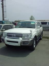2002 Toyota Land Cruiser Pictures