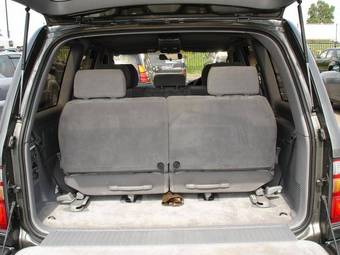 2002 Toyota Land Cruiser Pictures