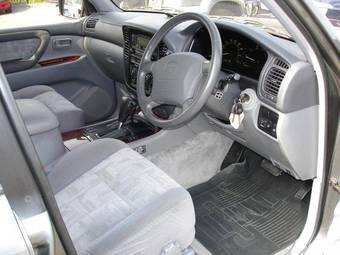 2002 Toyota Land Cruiser Pics