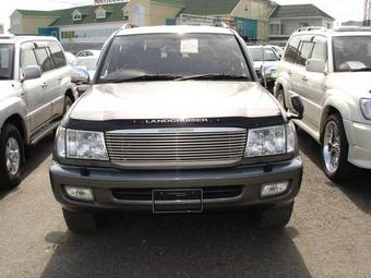 2002 Toyota Land Cruiser Pictures